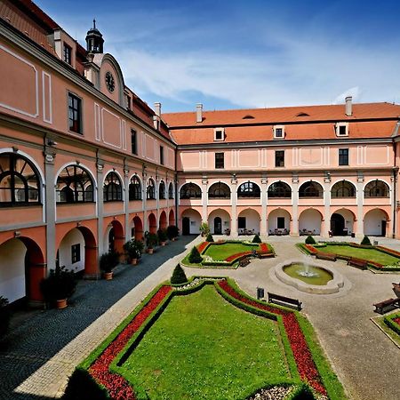 Zámecký Penzion Valašské Meziříčí Exterior foto